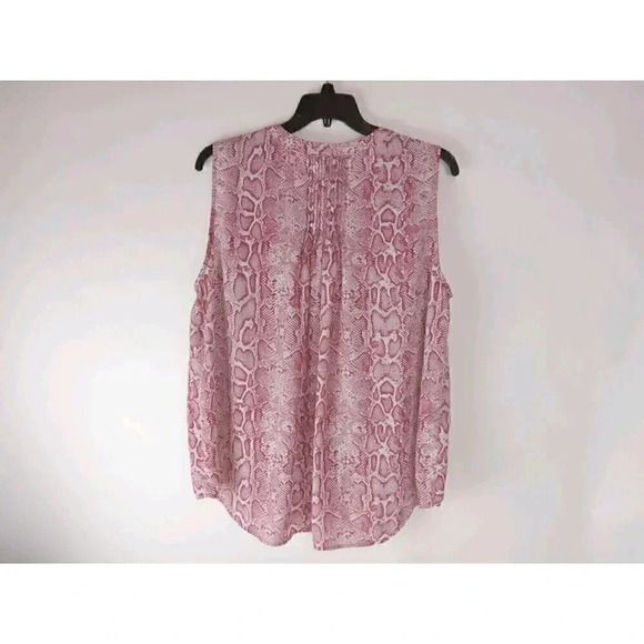 Chelsea and Theodore Women's V-NECK Red Animal Print Sleeveless  Top  Sz XXL - Picture 3 of 9